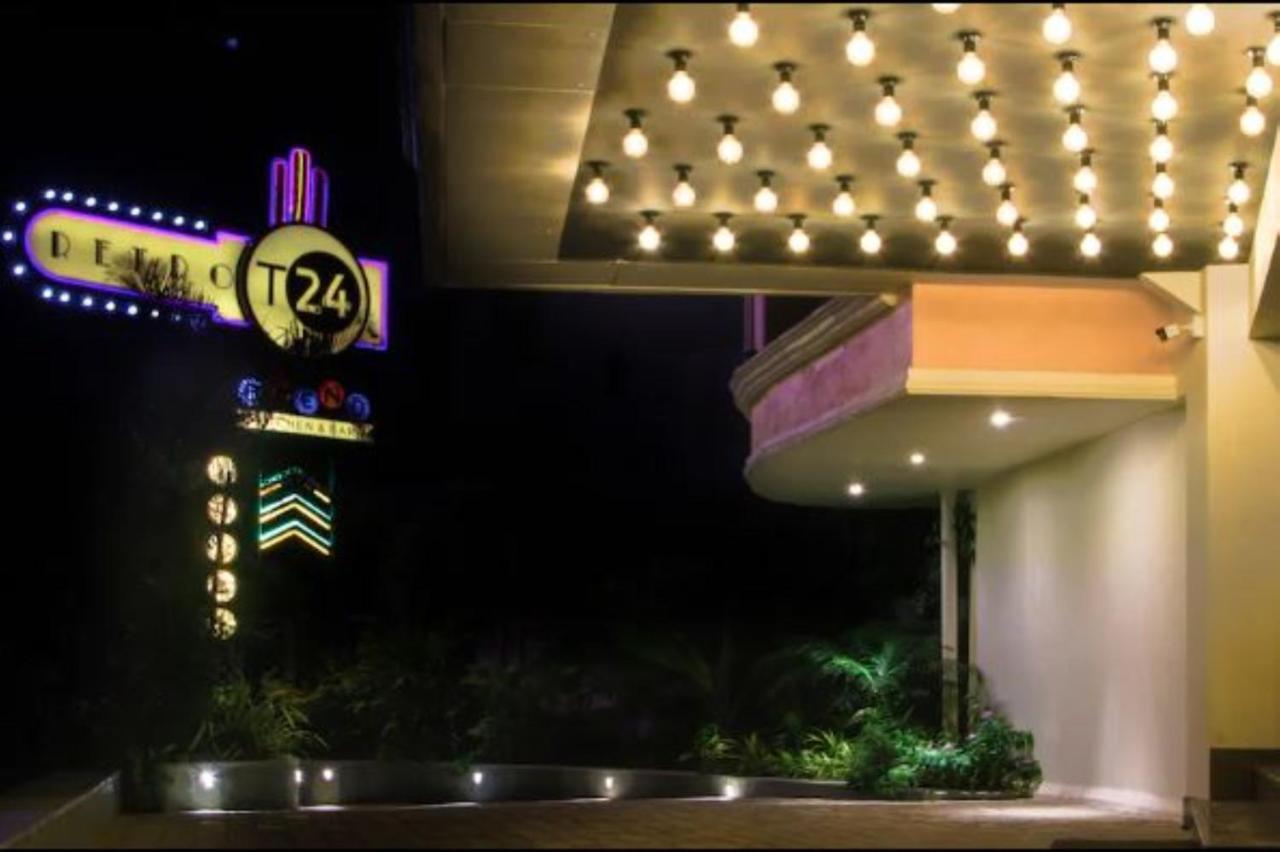 T24 Retro Hotel Mumbai Kültér fotó