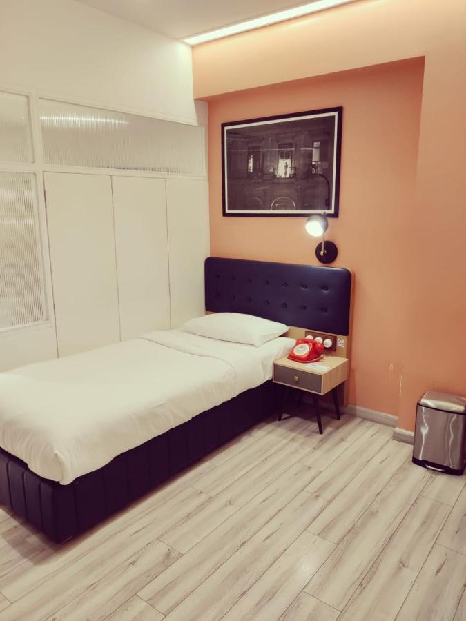 T24 Retro Hotel Mumbai Kültér fotó