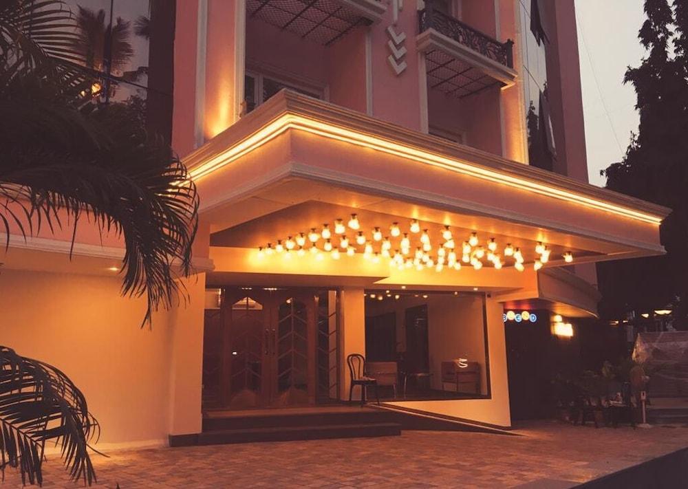 T24 Retro Hotel Mumbai Kültér fotó