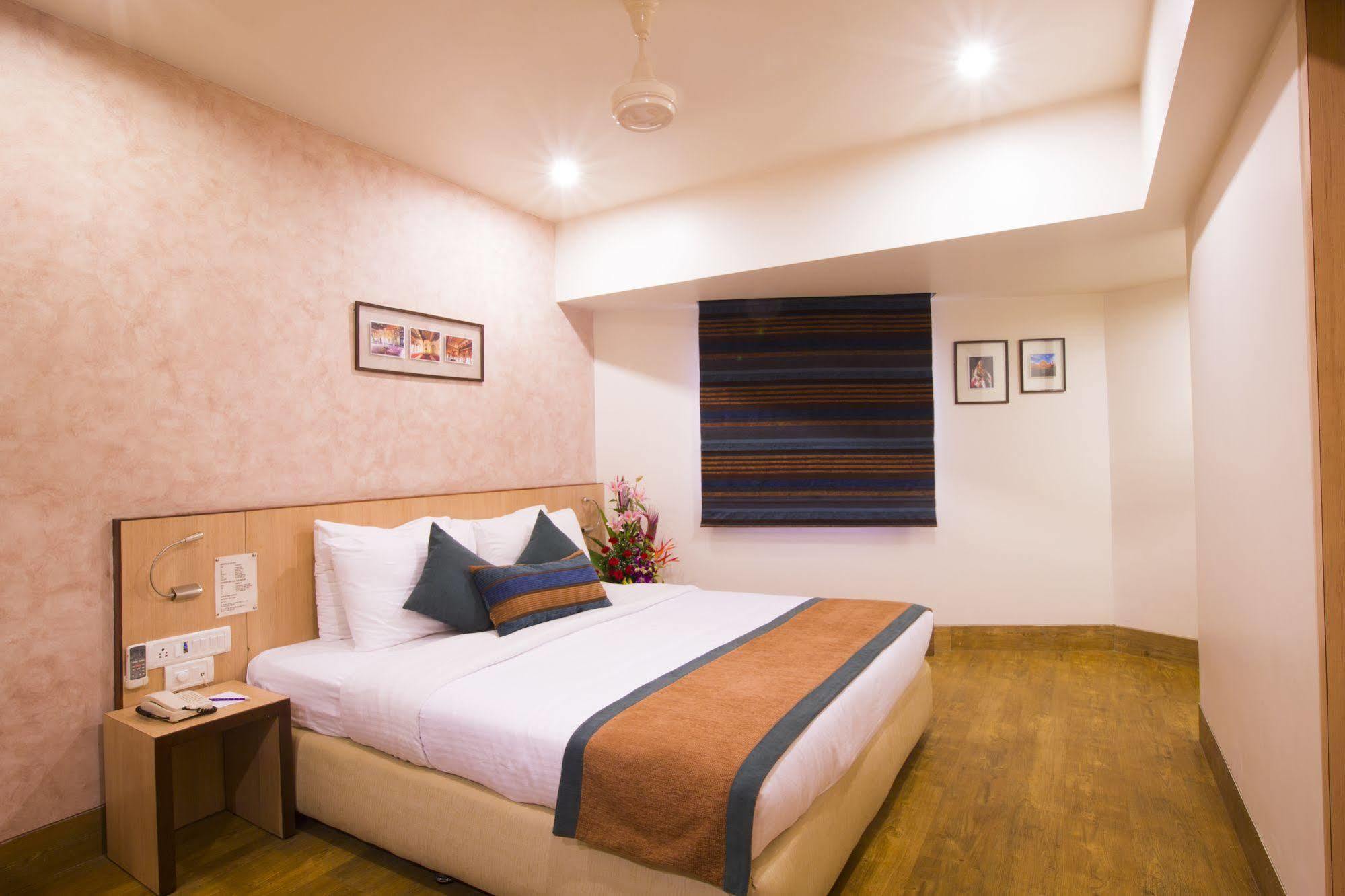 T24 Retro Hotel Mumbai Kültér fotó