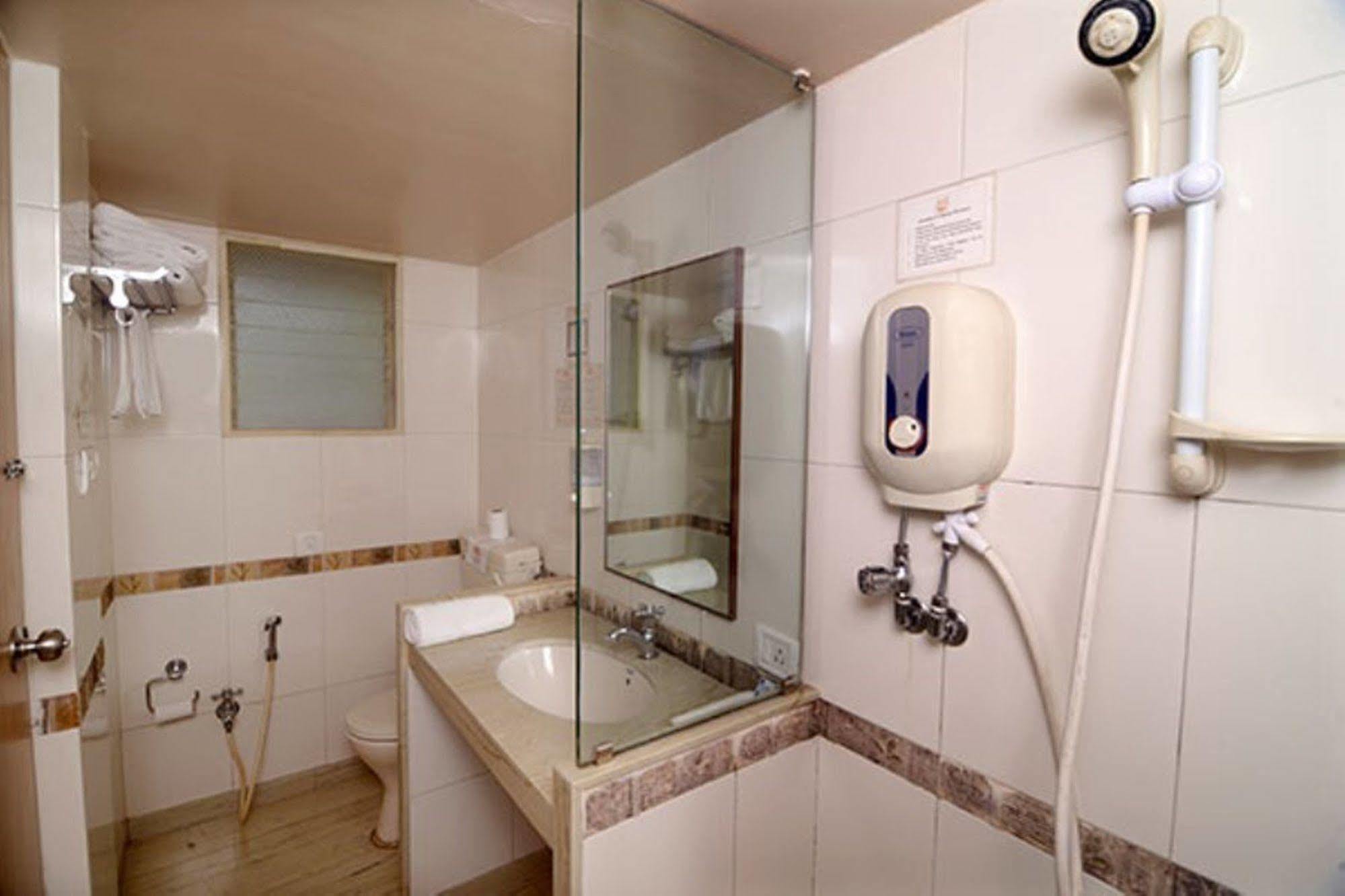 T24 Retro Hotel Mumbai Kültér fotó